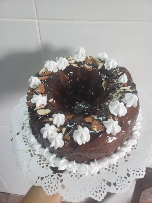Roscón cubierto de Ganache de Chocolate y Frutos Secos